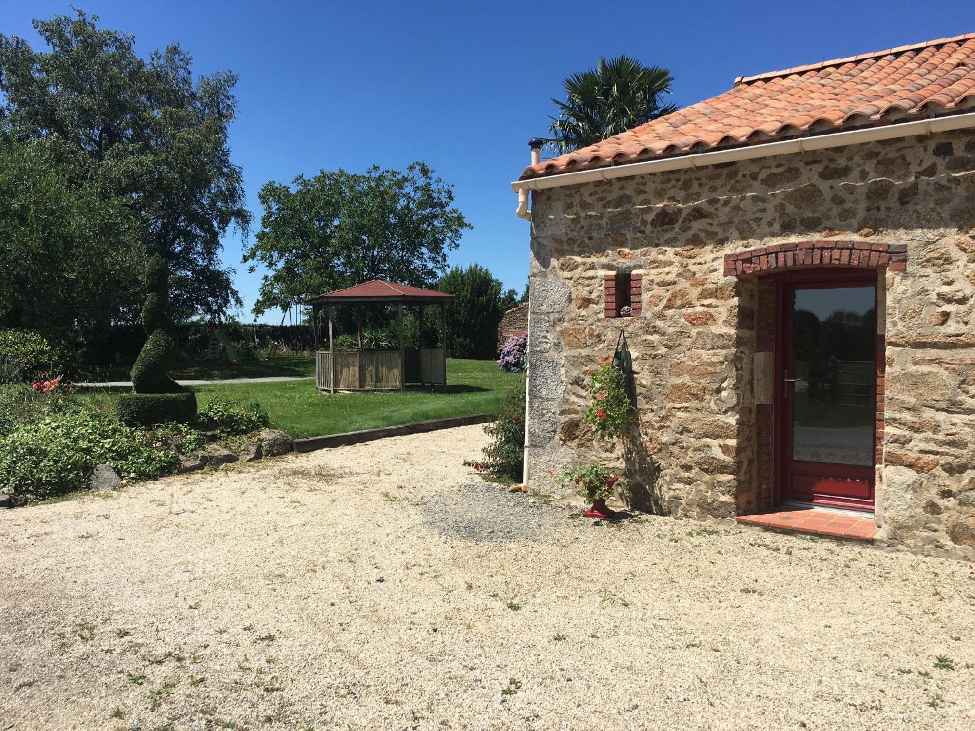 Gite Charmant A La Campagne Avec Terrasse, Proche Du Puy Du Fou Et De La Riviere Sevre - Fr-1-426-249 Sevremont Exterior photo